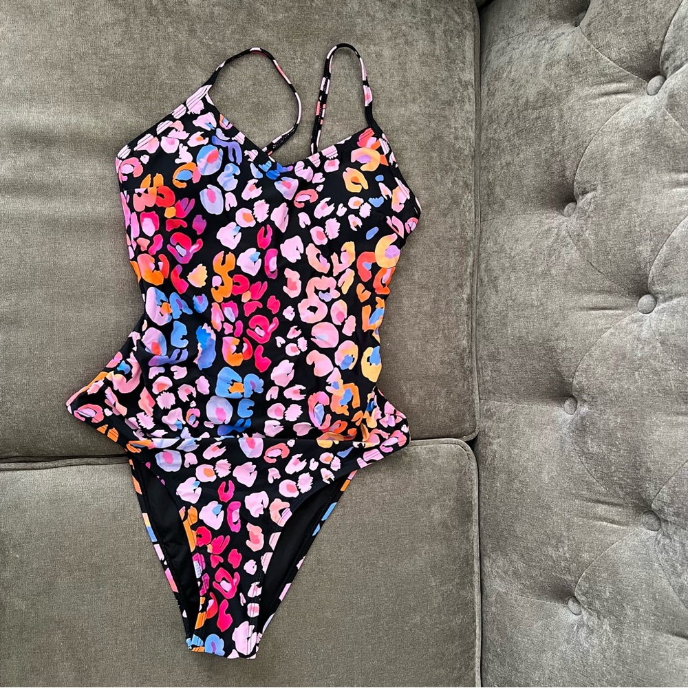 Cupshe Black Leopard Print One Piece Swimsuit Size Small NWT